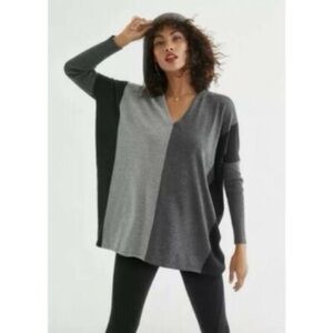 CAbi Dakota hooded poncho Gray black Knit Sweater Top colorblocked